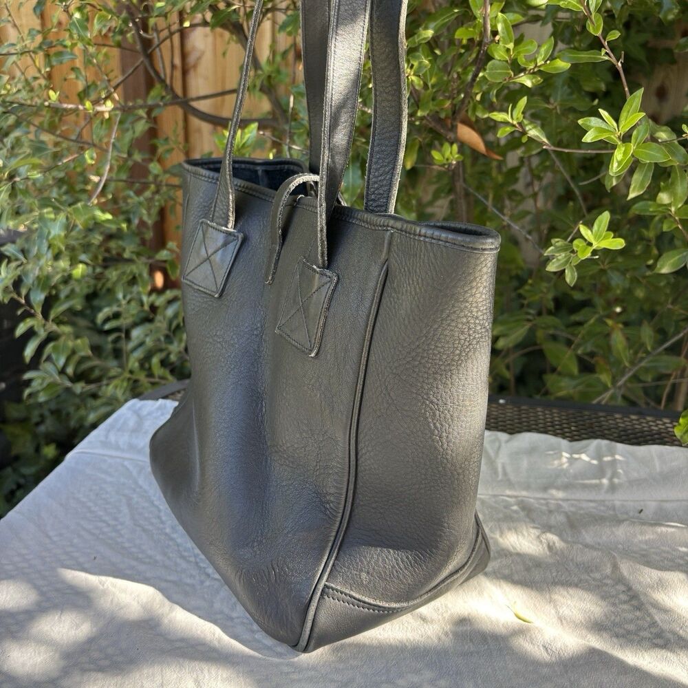 Vintage Dooney & Bourke USA Black All Weather Leather Tote Bag Brass Feet Purse - Picture 2 of 11